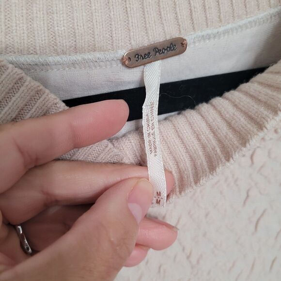 Free People Broken Glass Tunic Sweater Pink Textured Pullover M Frayed Hem - Picture 7 of 8